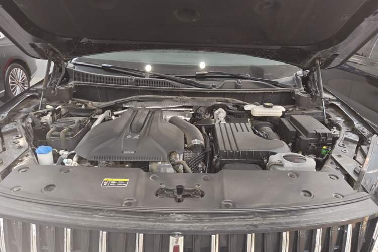 Used Hongqi HS7 PHEV 2024 2.0T PHEV Four-Wheel Drive Flagship Edition 6 Seats Engine Bay