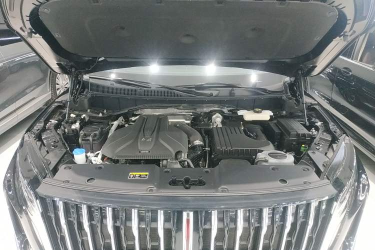 Used Hongqi HS7 PHEV 2024 2.0T PHEV Four-Wheel Drive Flagship Edition 6 Seats Engine Bay