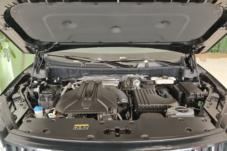 Used Hongqi HS7 PHEV 2024 2.0T PHEV Four-Wheel Drive Flagship Edition 7 Seats Engine Bay
