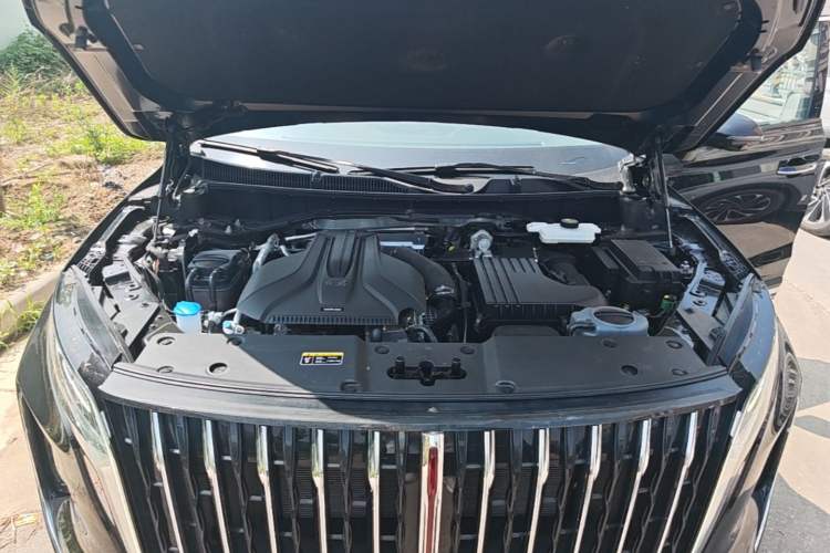 Used Hongqi HS7 PHEV 2024 2.0T PHEV Four-Wheel Drive Flagship Edition 6 Seats Engine Bay