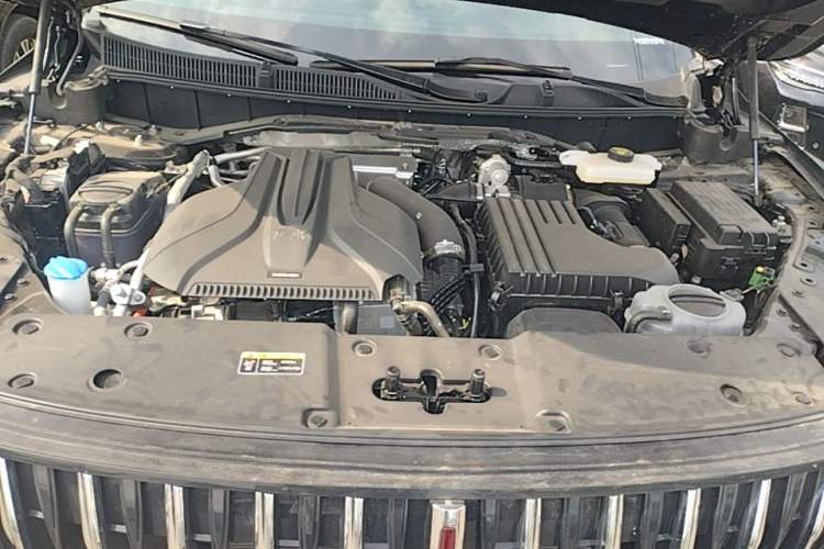 Used Hongqi HS7 PHEV 2024 2.0T PHEV Four-Wheel Drive Flagship Edition 6 Seats Engine Bay