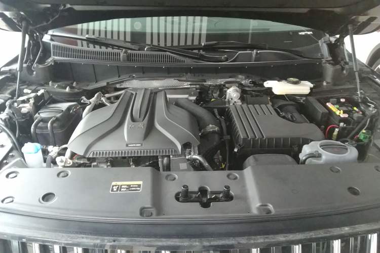 Used Hongqi HS7 PHEV 2024 2.0T PHEV Four-Wheel Drive Flagship Edition 7 Seats Engine Bay
