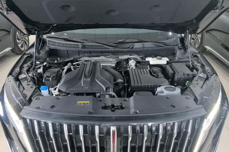 Used Hongqi HS7 PHEV 2024 2.0T PHEV Four-Wheel Drive Flagship Edition 6 Seats Engine Bay
