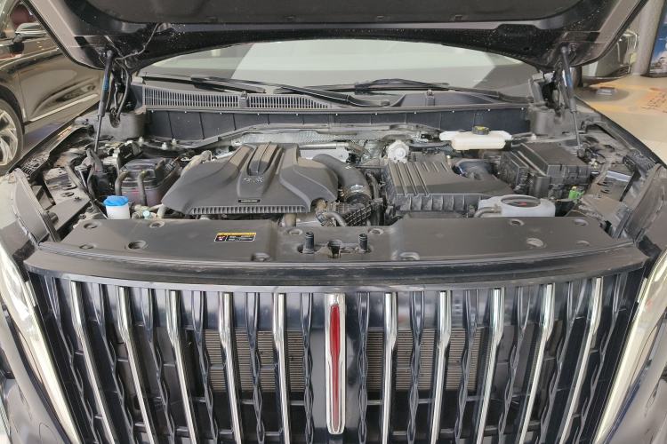 Used Hongqi HS7 PHEV 2024 2.0T PHEV Four-Wheel Drive Flagship Edition 6 Seats Engine Bay