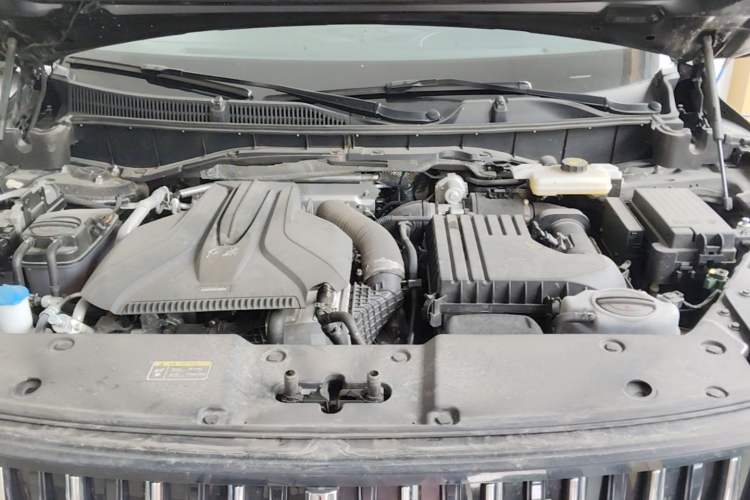 Used Hongqi HS7 PHEV 2024 2.0T PHEV Four-Wheel Drive Flagship Edition 6 Seats Engine Bay