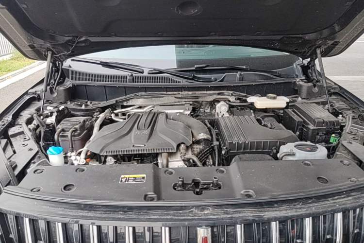 Used Hongqi HS7 PHEV 2024 2.0T PHEV Four-Wheel Drive Flagship Edition 6 Seats Engine Bay