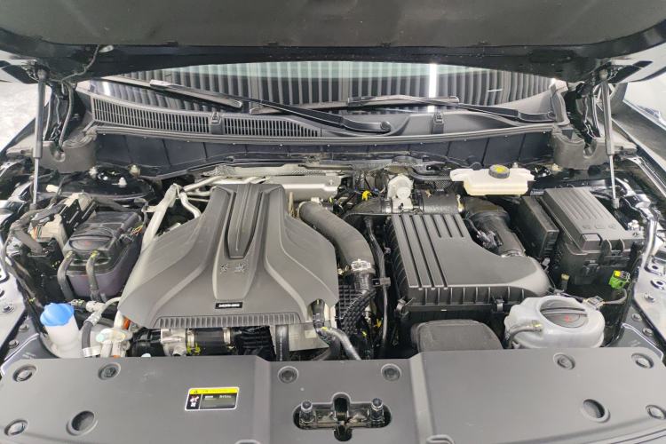Used Hongqi HS7 PHEV 2024 2.0T PHEV Four-Wheel Drive Flagship Edition 6 Seats Engine Bay