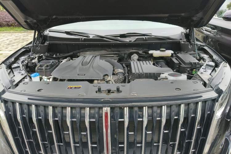 Used Hongqi HS7 PHEV 2024 2.0T PHEV Four-Wheel Drive Flagship Edition 6 Seats Engine Bay