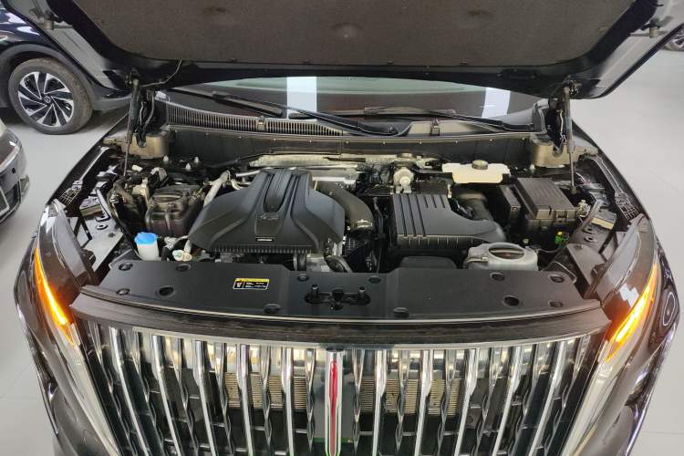Used Hongqi HS7 PHEV 2024 2.0T PHEV Four-Wheel Drive Flagship Edition 6 Seats Engine Bay