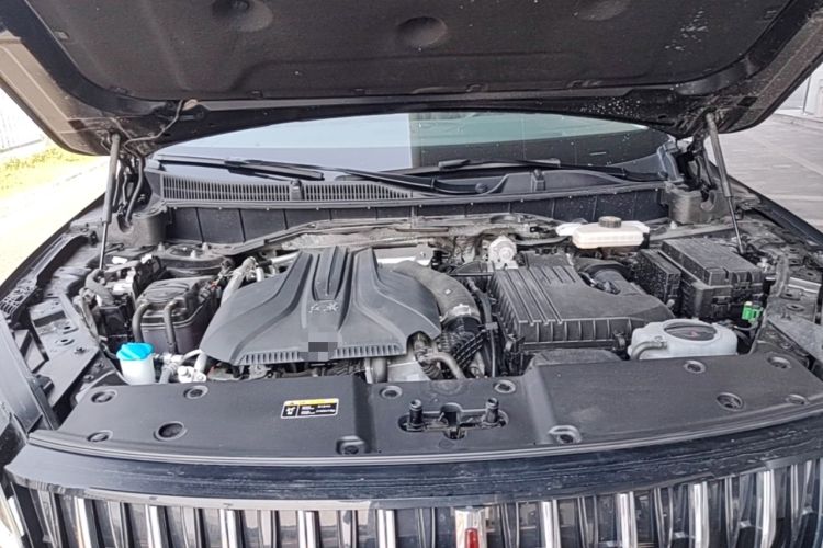 Used Hongqi HS7 PHEV 2024 2.0T PHEV Four-Wheel Drive Flagship Edition 6 Seats Engine Bay