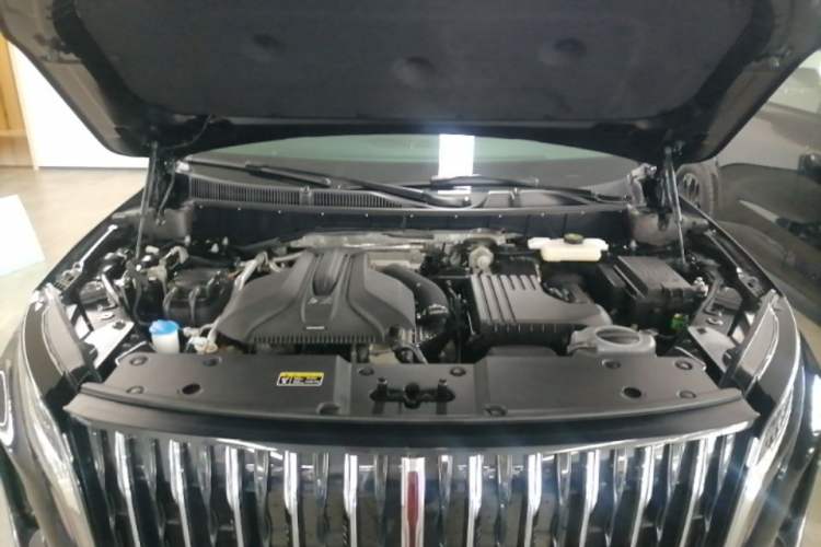 Used Hongqi HS7 PHEV 2024 2.0T PHEV Four-Wheel Drive Flagship Edition 6 Seats Engine Bay