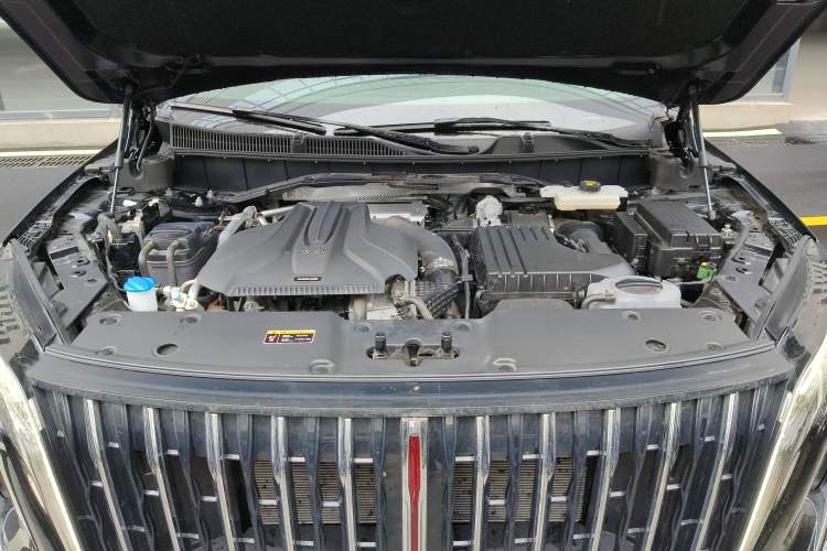 Used Hongqi HS7 PHEV 2024 2.0T PHEV Four-Wheel Drive Flagship Edition 6 Seats Engine Bay
