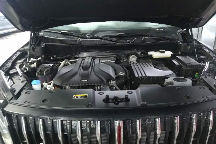 Used Hongqi HS7 PHEV 2024 2.0T PHEV Four-Wheel Drive Flagship Edition 6 Seats Engine Bay