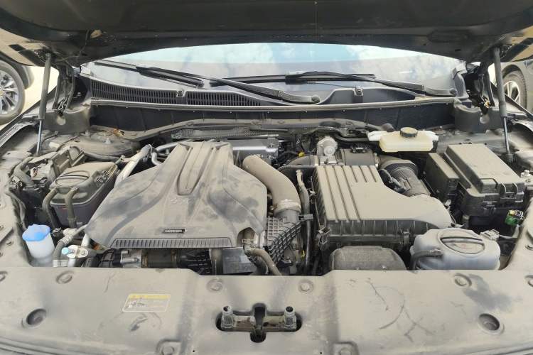 Used Hongqi HS7 PHEV 2024 2.0T PHEV Four-Wheel Drive Flagship Edition 6 Seats Engine Bay