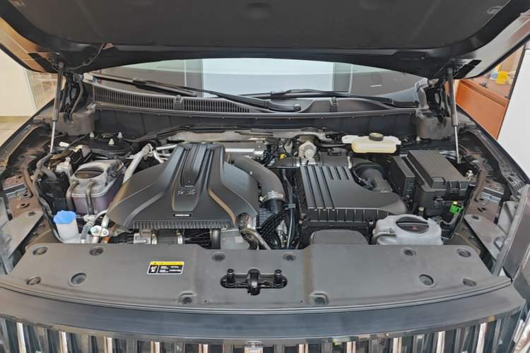 Used Hongqi HS7 PHEV 2024 2.0T PHEV Two-Wheel Drive Flagship Edition 6 Seats Engine Bay