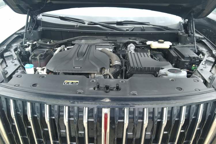 Used Hongqi HS7 PHEV 2024 2.0T PHEV Four-Wheel Drive Flagship Edition 6 Seats Engine Bay