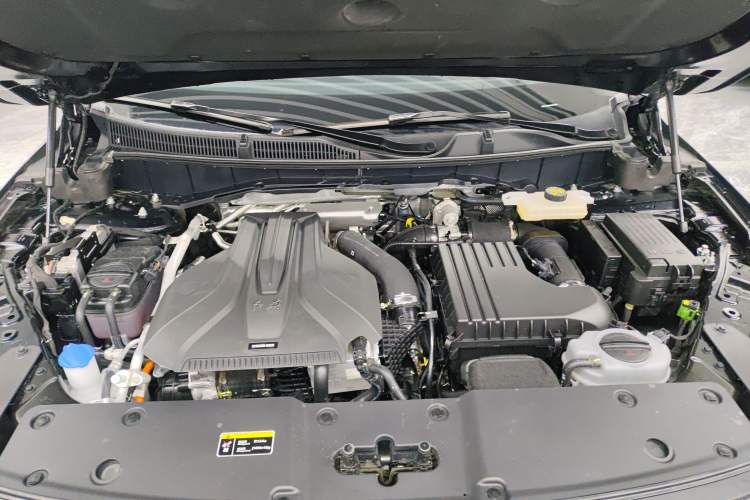 Used Hongqi HS7 PHEV 2024 2.0T PHEV Four-Wheel Drive Flagship Edition 6 Seats Engine Bay