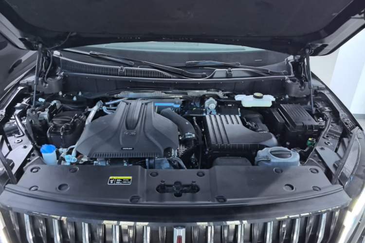 Used Hongqi HS7 PHEV 2024 2.0T PHEV Four-Wheel Drive Flagship Edition 7 Seats Engine Bay