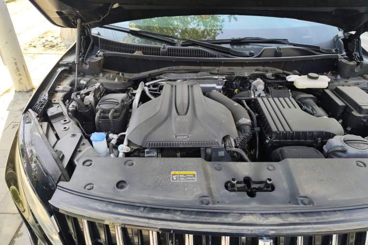 Used Hongqi HS7 PHEV 2024 2.0T PHEV Four-Wheel Drive Flagship Edition 7 Seats Engine Bay Right