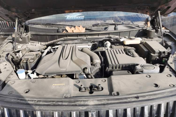 Used Hongqi HS7 PHEV 2024 2.0T PHEV Four-Wheel Drive Flagship Edition 6 Seats Engine Bay