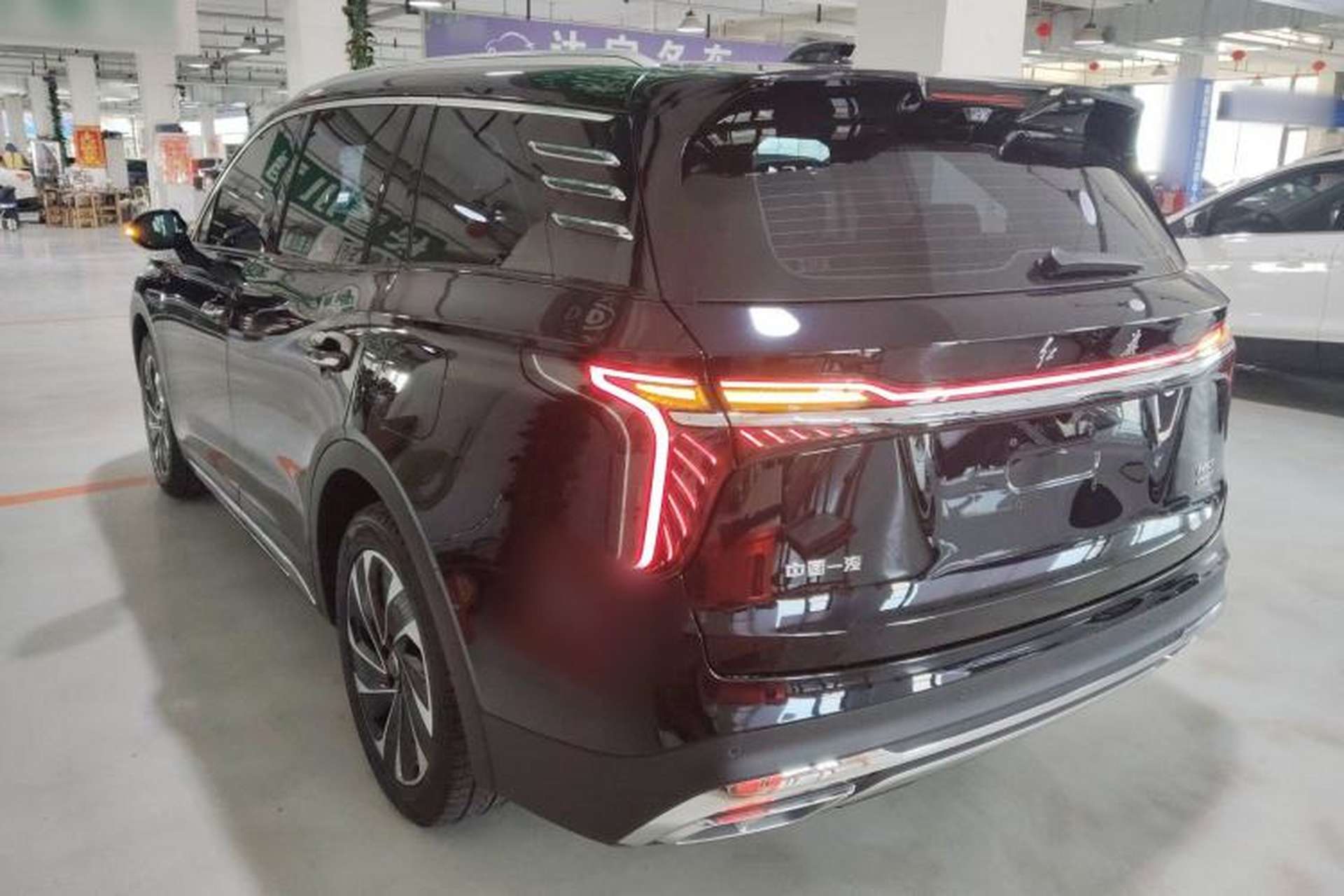 Used Hongqi HS7 PHEV 2024 2.0T PHEV Two-Wheel Drive Flagship Edition 7 Seats Exterior 2
