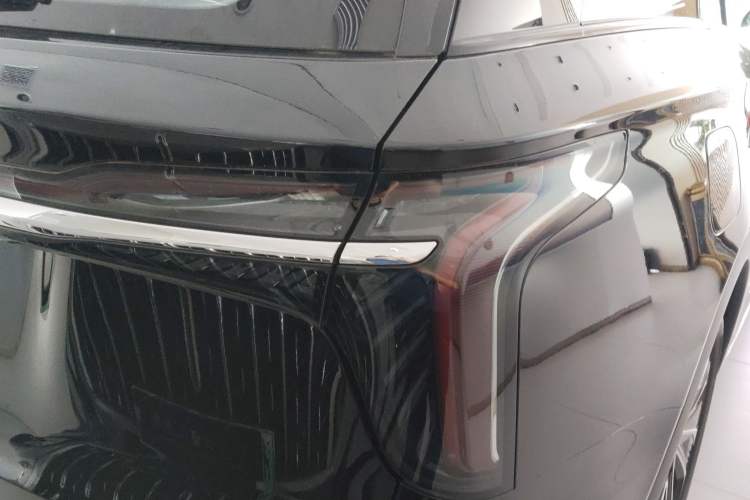 Used Hongqi HS7 PHEV 2024 2.0T PHEV Four-Wheel Drive Flagship Edition 6 Seats Exterior 3