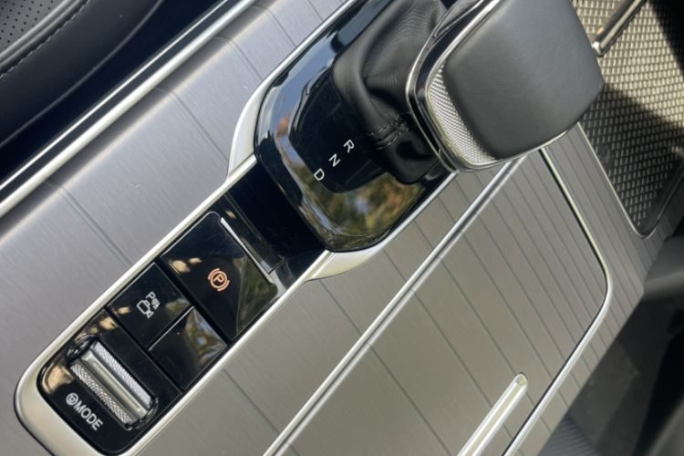 Used Hongqi HS7 PHEV 2024 2.0T PHEV Four-Wheel Drive Flagship Edition 6 Seats Gear Lever