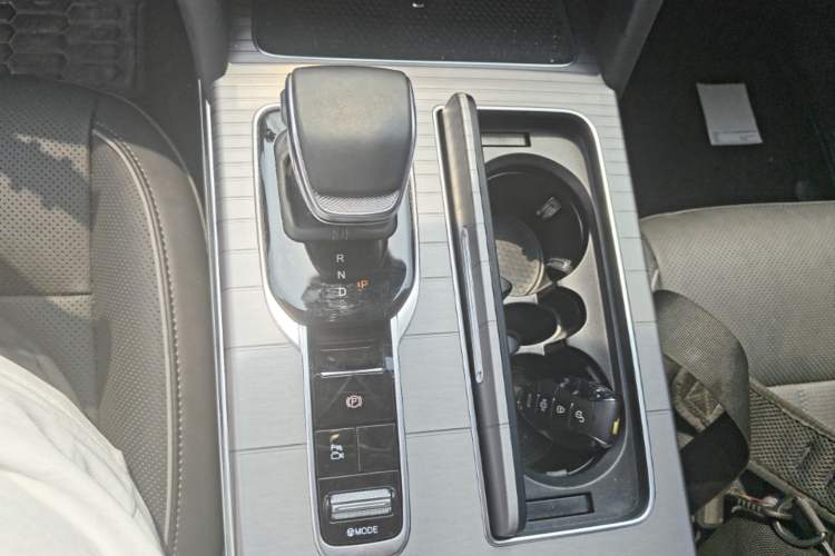 Used Hongqi HS7 PHEV 2024 2.0T PHEV Four-Wheel Drive Flagship Edition 7 Seats Gear Lever