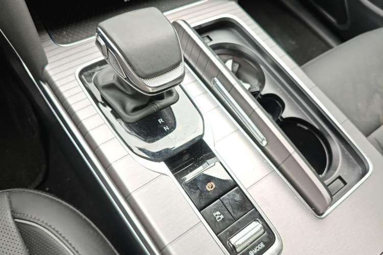 Used Hongqi HS7 PHEV 2024 2.0T PHEV Four-Wheel Drive Flagship Edition 6 Seats Gear Lever