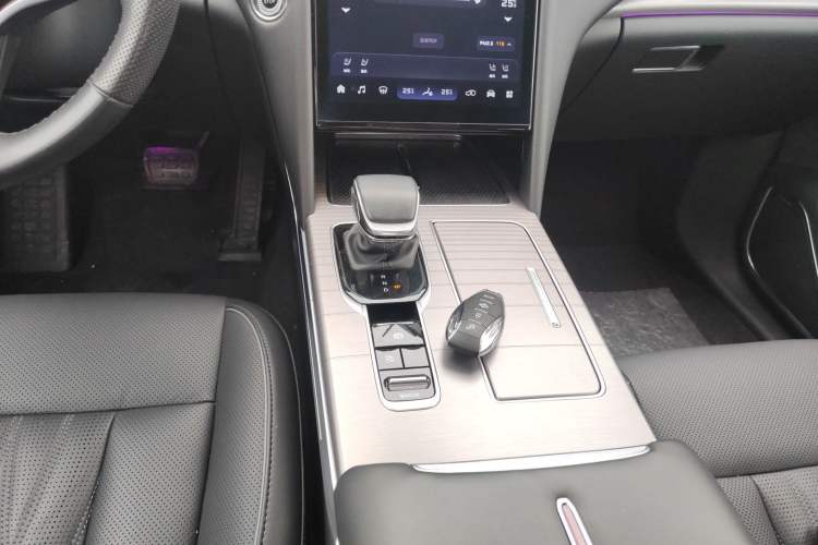 Used Hongqi HS7 PHEV 2024 2.0T PHEV Four-Wheel Drive Flagship Edition 6 Seats Gear Lever