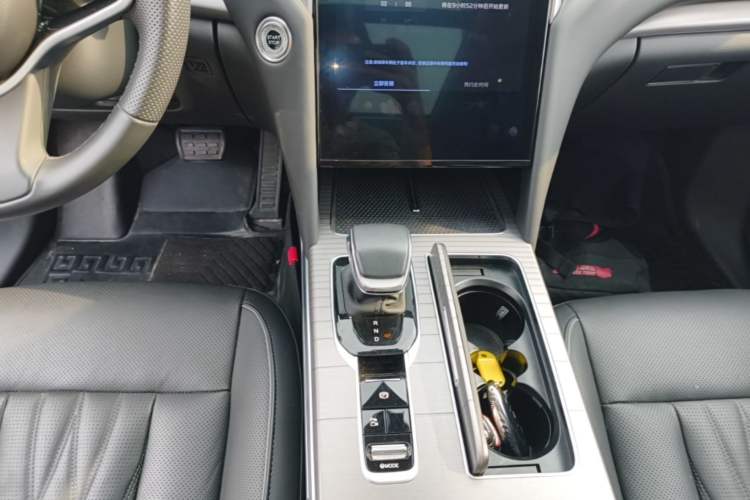 Used Hongqi HS7 PHEV 2024 2.0T PHEV Four-Wheel Drive Flagship Edition 6 Seats Gear Lever