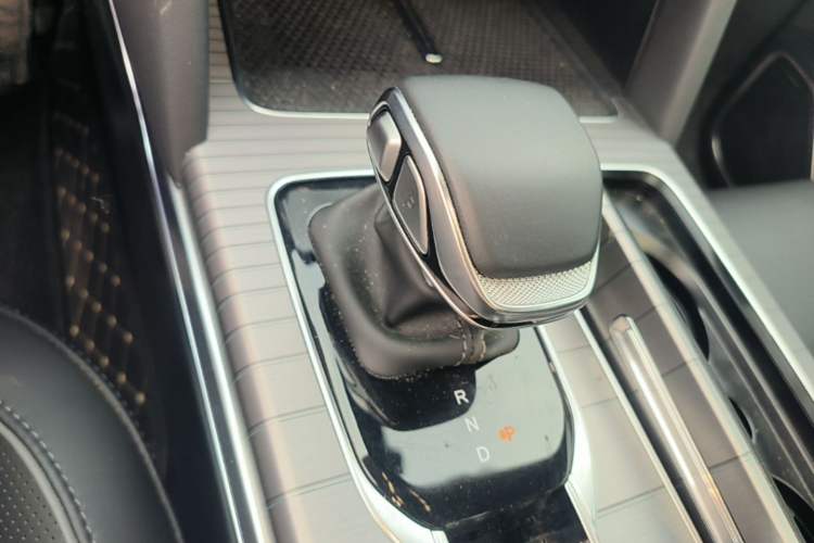Used Hongqi HS7 PHEV 2024 2.0T PHEV Four-Wheel Drive Flagship Edition 6 Seats Gear Lever