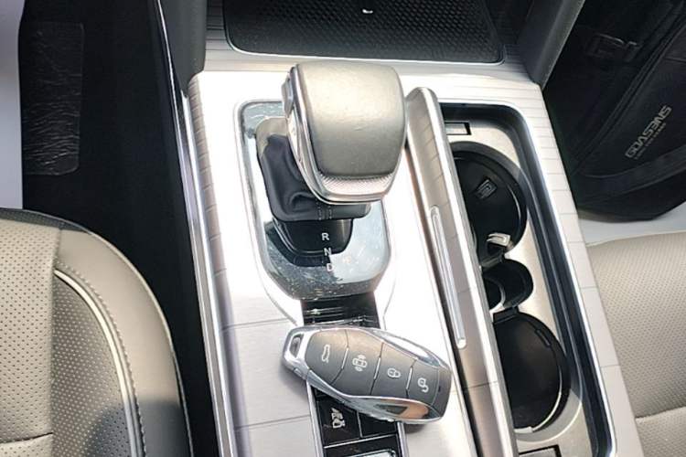 Used Hongqi HS7 PHEV 2024 2.0T PHEV Four-Wheel Drive Flagship Edition 7 Seats Gear Lever