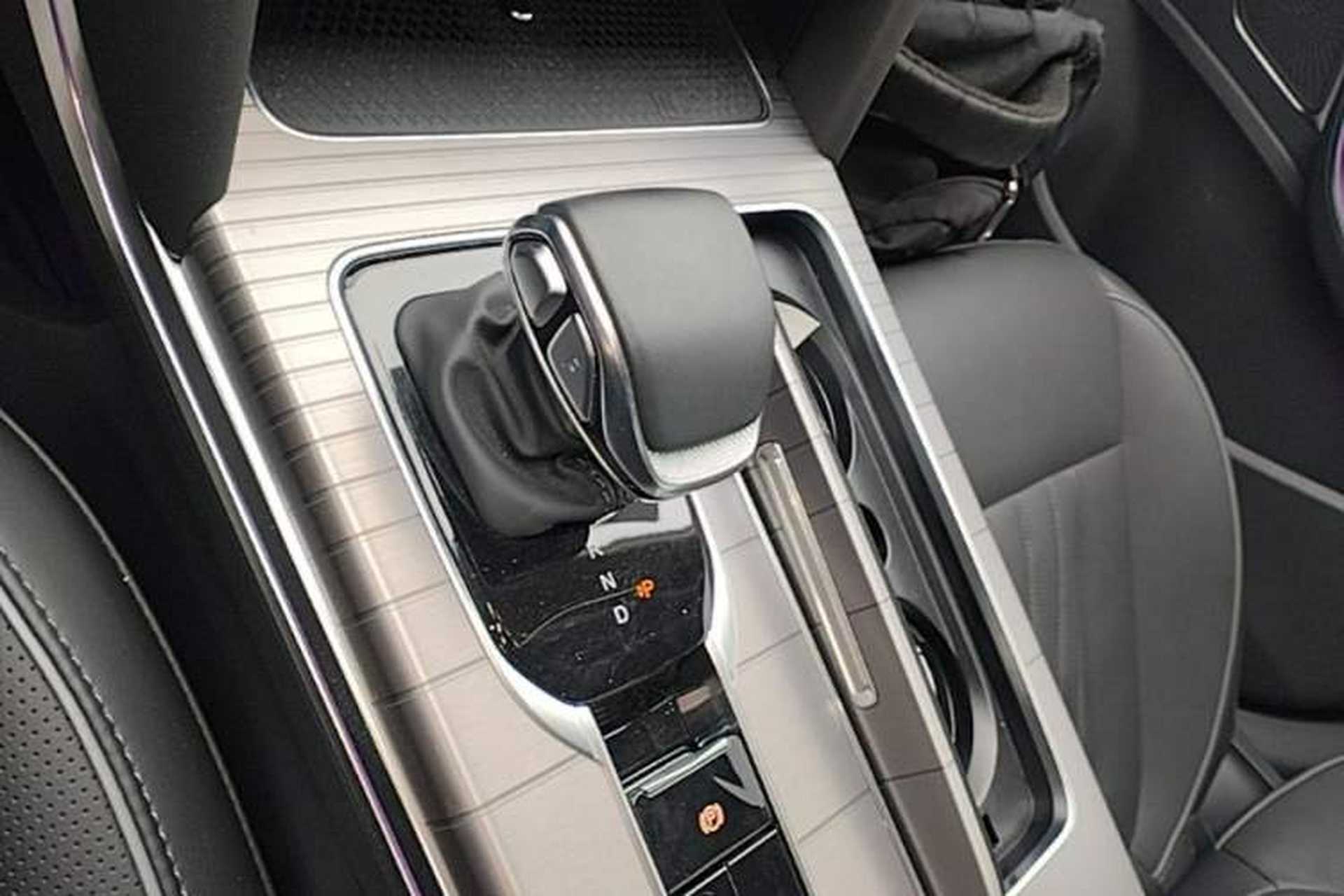 Used Hongqi HS7 PHEV 2024 2.0T PHEV Four-Wheel Drive Flagship Edition 6 Seats Gear Lever
