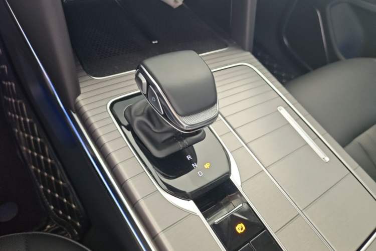 Used Hongqi HS7 PHEV 2024 2.0T PHEV Four-Wheel Drive Flagship Edition 7 Seats Gear Lever