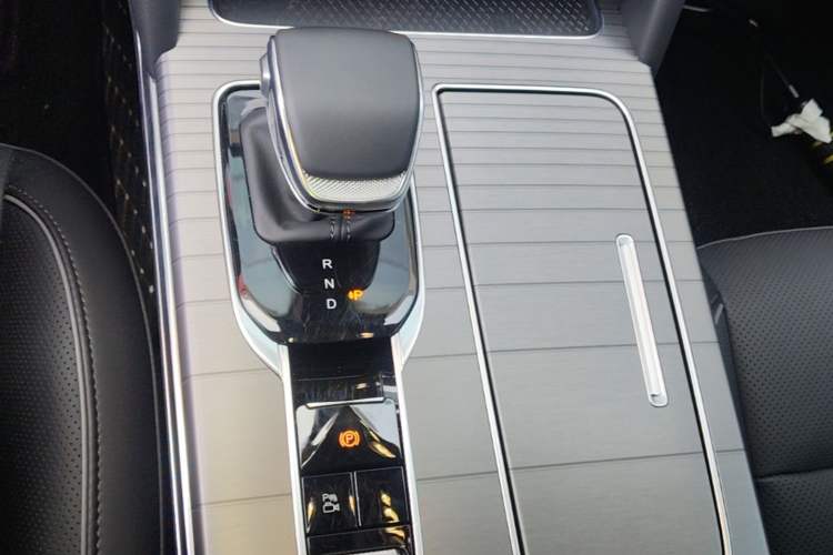 Used Hongqi HS7 PHEV 2024 2.0T PHEV Four-Wheel Drive Flagship Edition 6 Seats Gear Lever