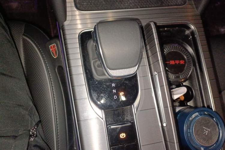 Used Hongqi HS7 PHEV 2024 2.0T PHEV Four-Wheel Drive Flagship Edition 7 Seats Gear Lever