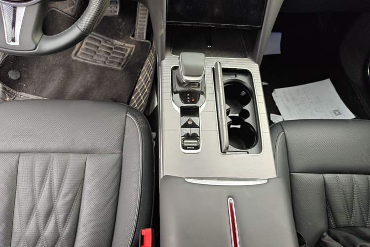 Used Hongqi HS7 PHEV 2024 2.0T PHEV Four-Wheel Drive Flagship Edition 6 Seats Gear Lever