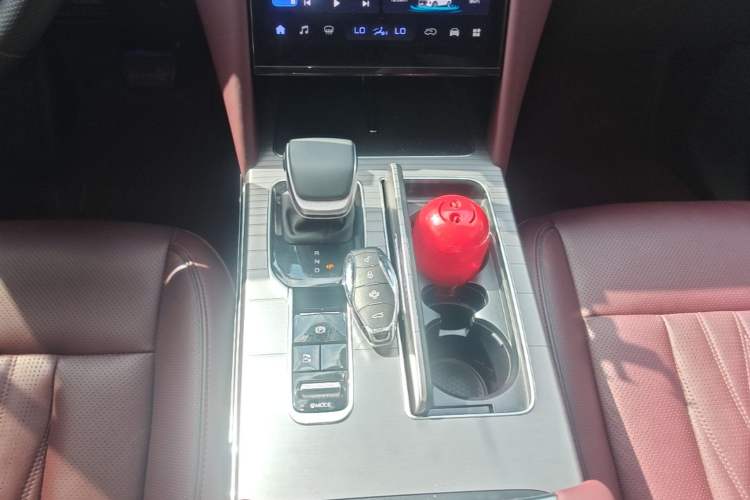 Used Hongqi HS7 PHEV 2024 2.0T PHEV Four-Wheel Drive Flagship Edition 7 Seats Gear Lever