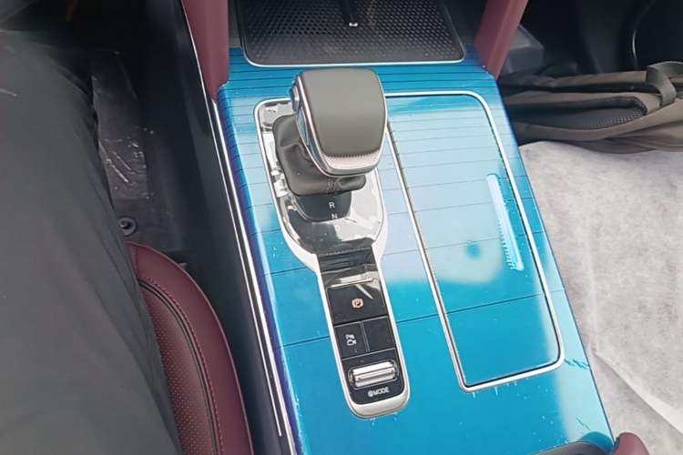 Used Hongqi HS7 PHEV 2024 2.0T PHEV Four-Wheel Drive Flagship Edition 7 Seats Gear Lever