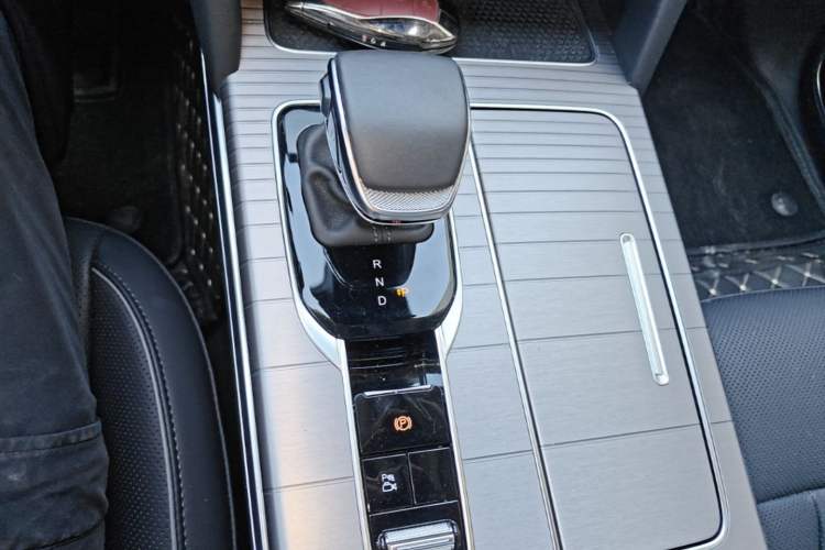 Used Hongqi HS7 PHEV 2024 2.0T PHEV Four-Wheel Drive Flagship Edition 6 Seats Gear Lever