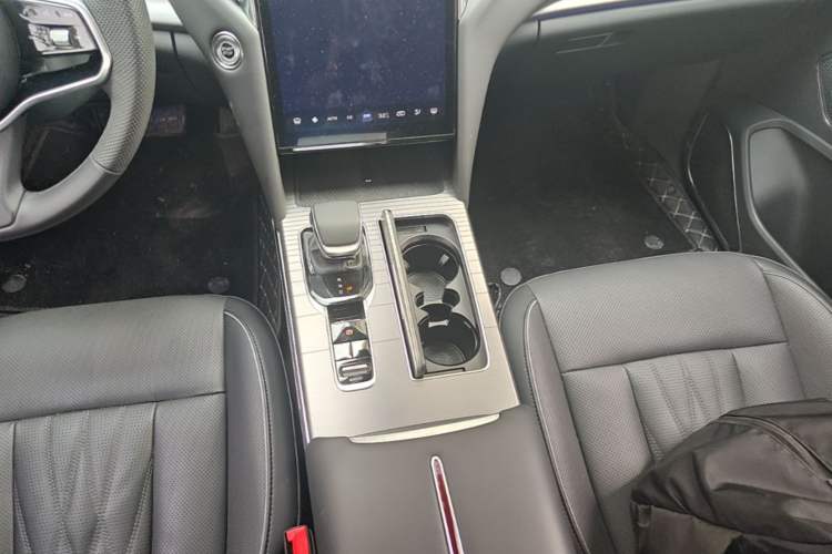 Used Hongqi HS7 PHEV 2024 2.0T PHEV Four-Wheel Drive Flagship Edition 6 Seats Gear Lever