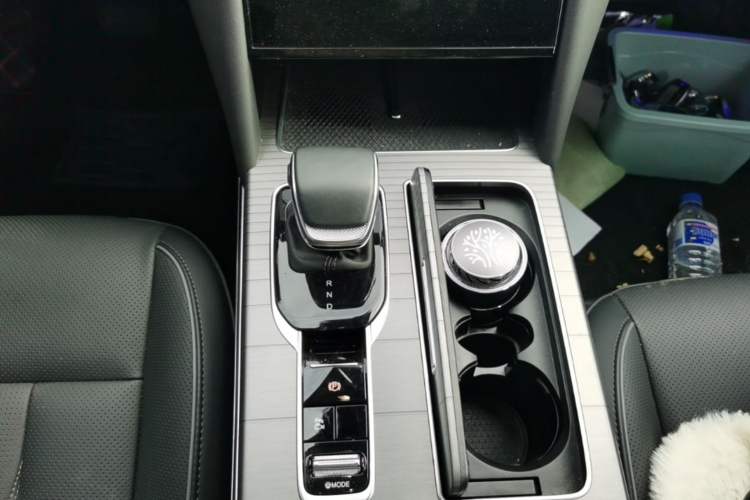Used Hongqi HS7 PHEV 2024 2.0T PHEV Four-Wheel Drive Flagship Edition 7 Seats Gear Lever