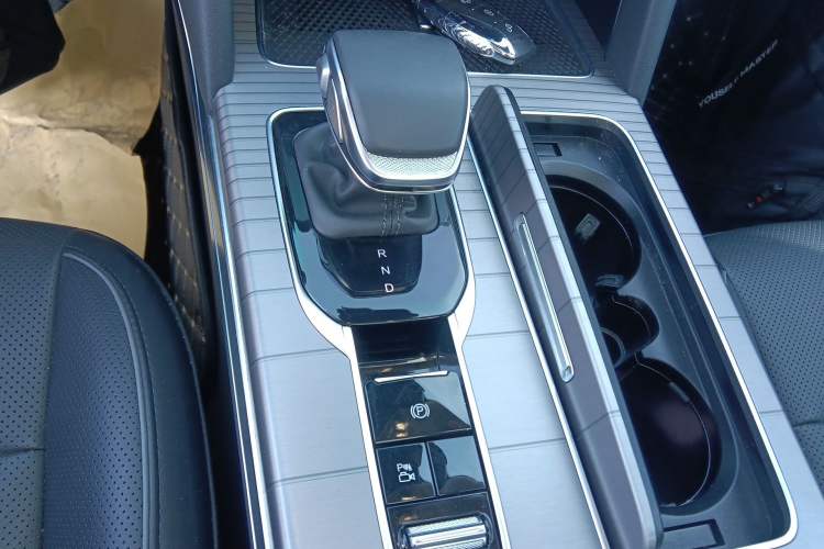 Used Hongqi HS7 PHEV 2024 2.0T PHEV Four-Wheel Drive Flagship Edition 6 Seats Gear Lever