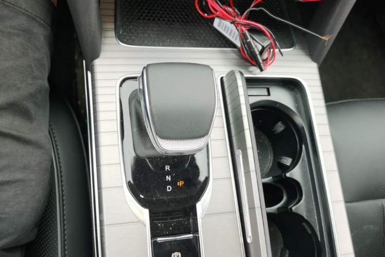 Used Hongqi HS7 PHEV 2024 2.0T PHEV Four-Wheel Drive Flagship Edition 7 Seats Gear Lever