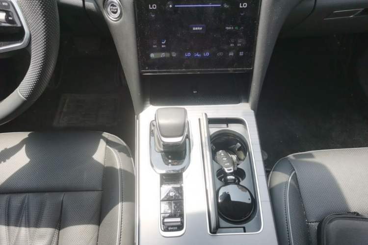 Used Hongqi HS7 PHEV 2024 2.0T PHEV Four-Wheel Drive Flagship Edition 7 Seats Gear Lever