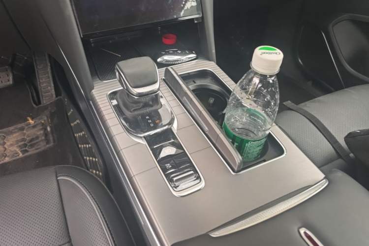 Used Hongqi HS7 PHEV 2024 2.0T PHEV Four-Wheel Drive Flagship Edition 7 Seats Gear Lever