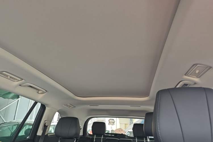 Used Hongqi HS7 PHEV 2024 2.0T PHEV Four-Wheel Drive Flagship Edition 6 Seats Headliner