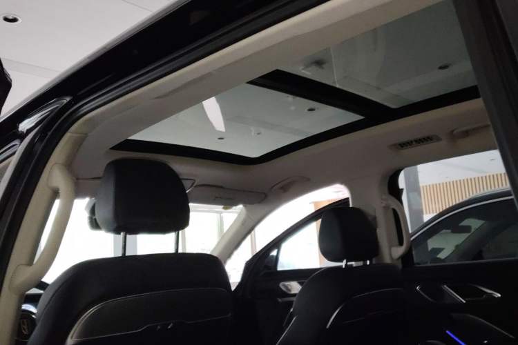 Used Hongqi HS7 PHEV 2024 2.0T PHEV Four-Wheel Drive Flagship Edition 6 Seats Headliner