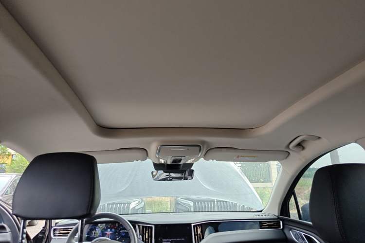Used Hongqi HS7 PHEV 2024 2.0T PHEV Four-Wheel Drive Flagship Edition 6 Seats Headliner